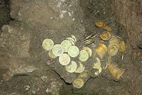 Padmanabhaswamy temple gold coins with sand