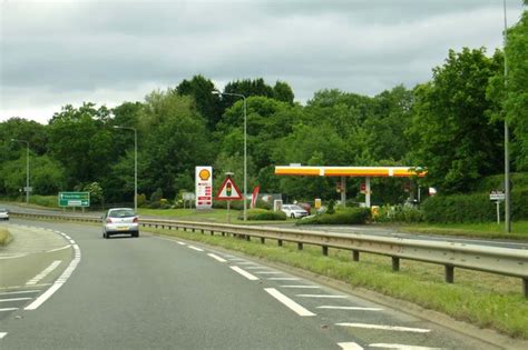 Stourbridge Road Through Bell End © Steve Daniels Geograph Britain