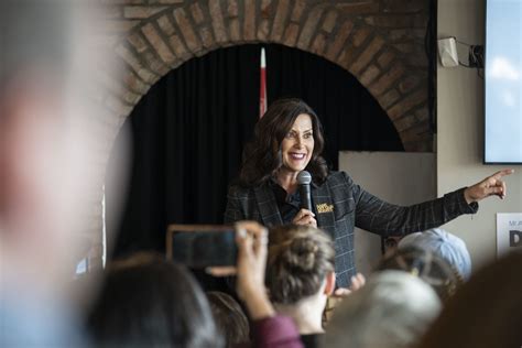 Gretchen Whitmer Wins Michigan Governors Race Despite Stiff Challenge