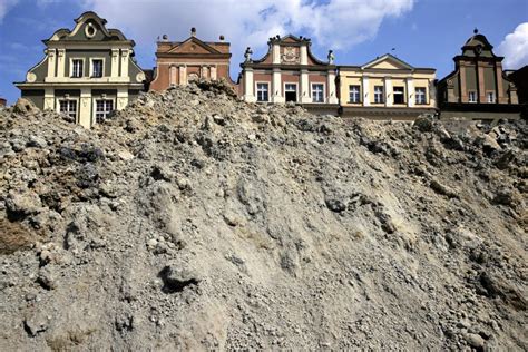 Pozna Wielki Plac Budowy Na Starym Rynku W Poznaniu Tury Ci Jak Tu