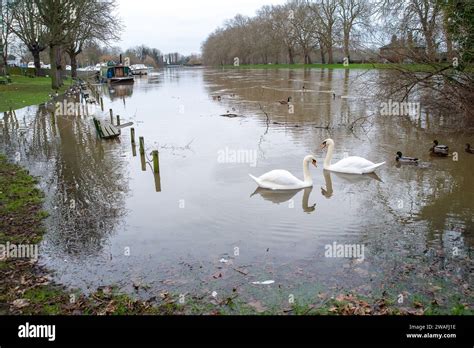 Datchet Berkshire Uk 4th January 2024 Floodwater From The River