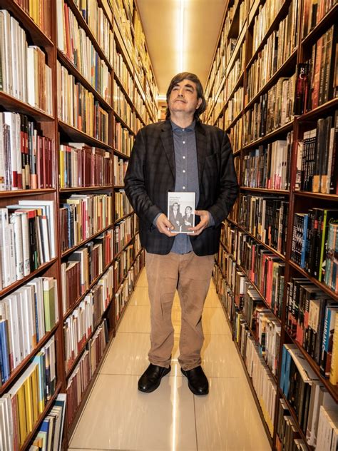 Jaime Bayly Recorre Librer As A D As Del Lanzamiento De Los Genios