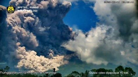 Foto Foto Erupsi Merapi Sabtu Maret Mulai Awan Panas Hingga