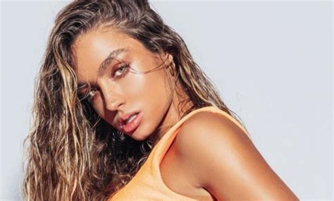 Hot Sexy Savana Ray Bikini Pics