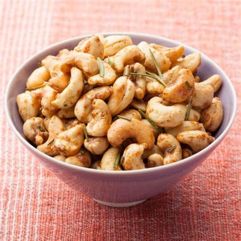 Rosemary Roasted Cashews