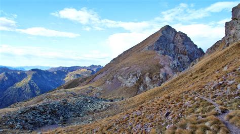 Dal Passo Manghen Al Lago Delle Stellune