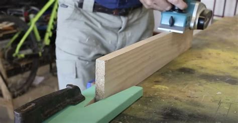 How To Use An Electric Planer On A Tabletop