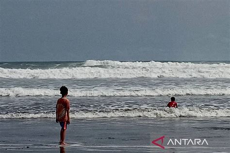 Bmkg Waspada Gelombang Tinggi Di Laut Selatan Jabar Jateng Dan Diy