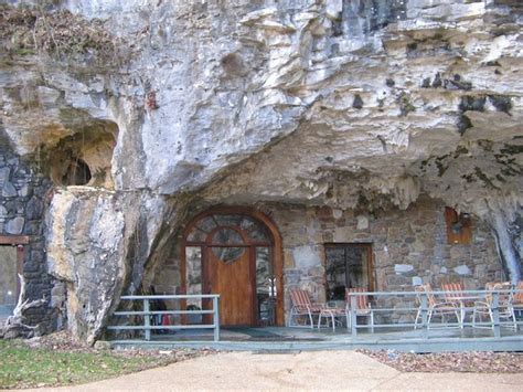 Beckham Creek Cave Lodge Parthenon Ar Is A 6000 Sq Ft Living Cave