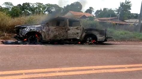 Carro Consumido Pelo Fogo E Tem Perda Total Na Br Em Santar M