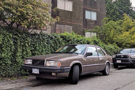 Old Parked Cars Vancouver: 1988 Volvo 780 Coupe