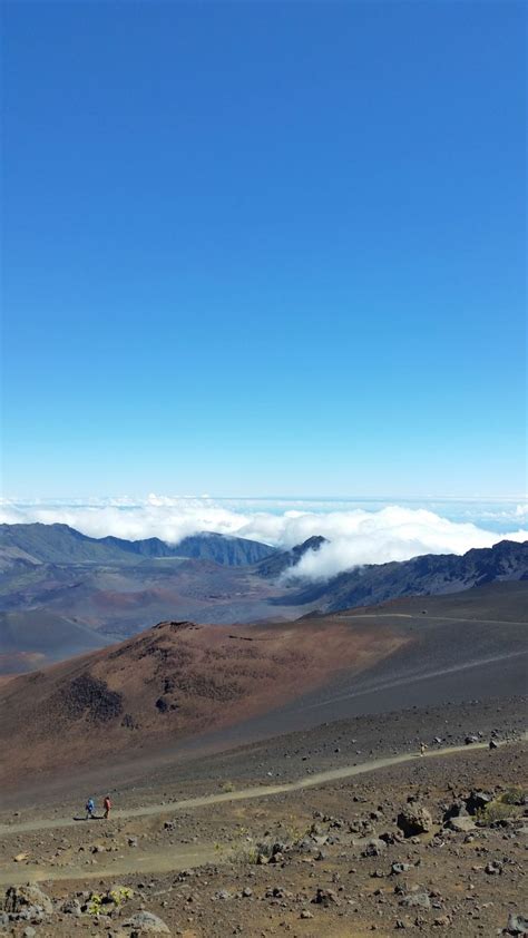 THE Haleakala volcano crater hike in Maui: Sliding Sands Trail for ...