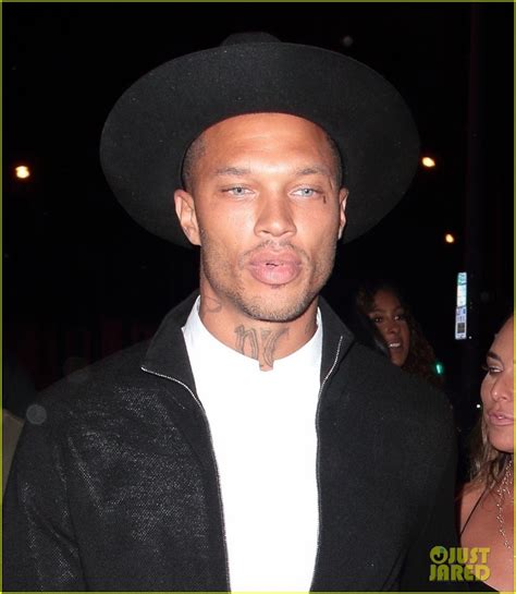 Photo Hot Felon Jeremy Meeks Girlfriend Chloe Green Hold Hands Date Night Photo