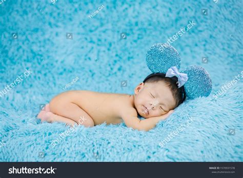 Newborn Baby Sleeping Peacefully Naked Stock Photo Edit Now 1570931578