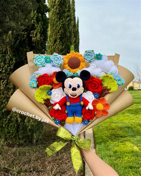 Mickey Mouse Bouquet In Crochet Flowers Crochet Bouquet