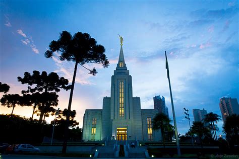 Templo de Curitiba A Igreja de Jesus Cristo dos Santos dos Últimos