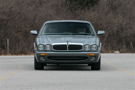 2003 Jaguar XJ8 | Fast Lane Classic Cars