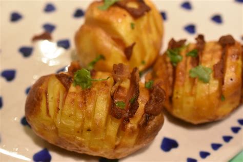 Hasselback Kartofler Opskrift Med Bacon Nogetiovnen Dk