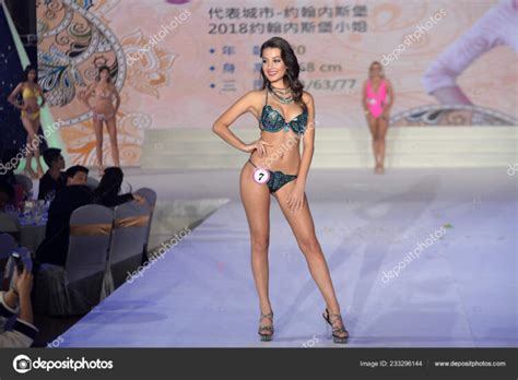 Hot Sexy Ji Li Jiang Bikini Pics