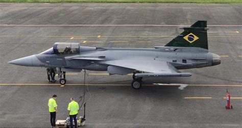 V Deo E Imagens Primeiro Gripen E Da Fab Aciona Seu Motor No Brasil