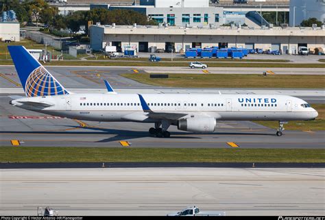 N United Airlines Boeing Wl Photo By Hr Planespotter Id