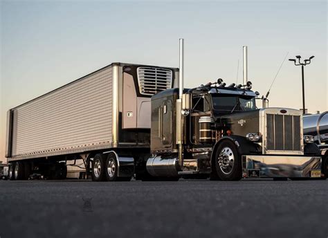 Pin By Mark Maida On Peterbilt Conventional Big Trucks Peterbilt