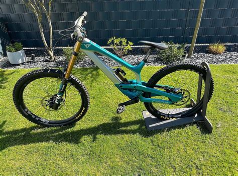 Yt Industries Tues Cf Pro Race Downhill Bikemarkt Mtb News De