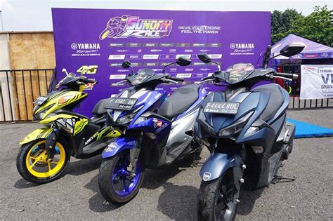 Bagaimana Kalau Yamaha Aerox Vva Tipe R Biru Di Ganti Warna Motogp