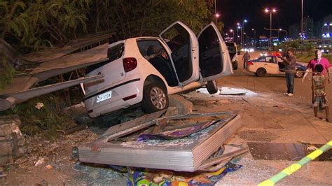 Motorista Fura Blitz Atropela E Mata V Tima Em Ponto De Nibus No