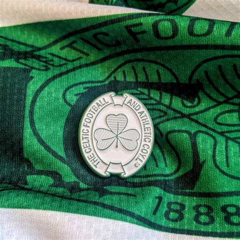 Celtic crest from 1928/29. Used on documentation by the club such as ...