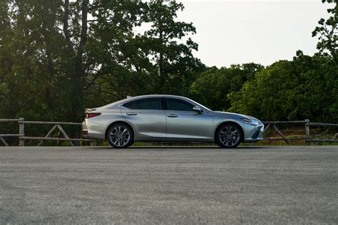 2021 Lexus Es Revealed With Awd And Black Line Edition Autoevolution