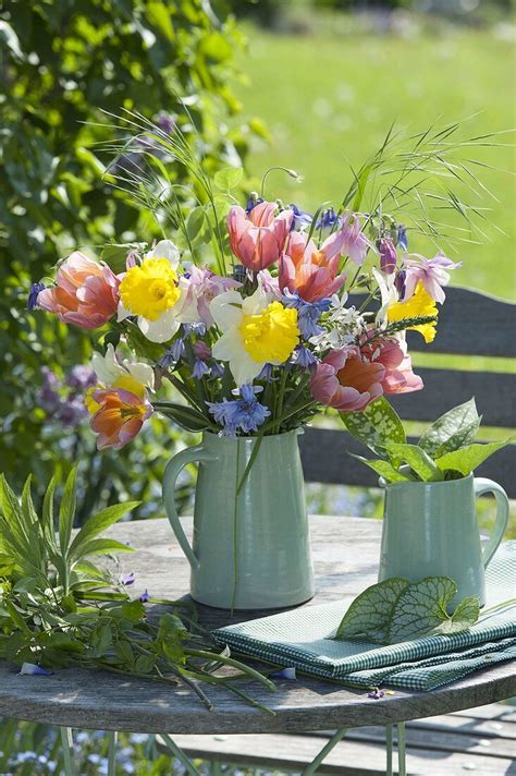 Frühlingsstrauss mit Tulipa Tulpen Bild kaufen 12190235