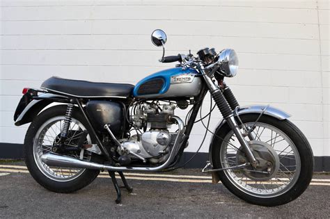 Triumph T100r Daytona 1969 We Sell Classic Bikes