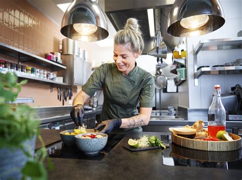 Zufriedenheit der Mitarbeiter:innen im Tourismus sehr hoch - WKO