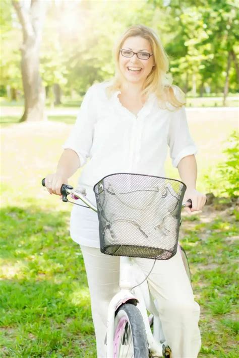 Best Bike For A 60 Year Old Woman - RespectCareGivers