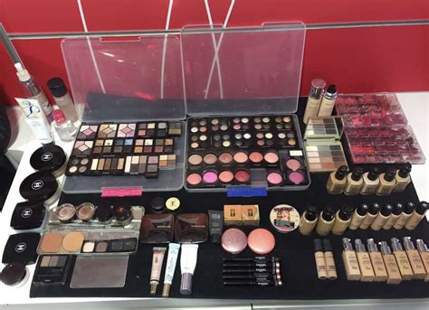 What Is In A Professional Makeup Artists Kit