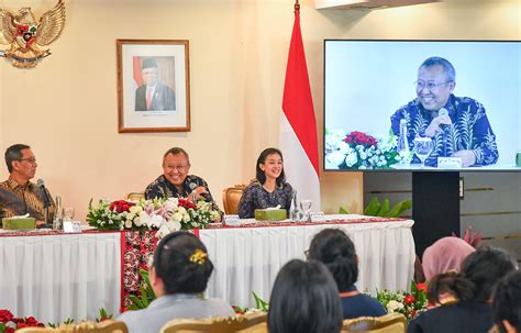 Foto Kasetpres Luncurkan Logo Hut Ke Ri Nusantara Baru Indonesia Maju