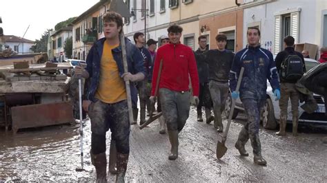 Alluvione Campi Bisenzio La Rabbia Dei Residenti Qui Non Si Visto