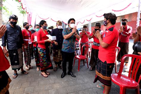 Penuhi Komitmen Bupati Giri Prasta Serahkan Hgb Kepada Banjar Lebah