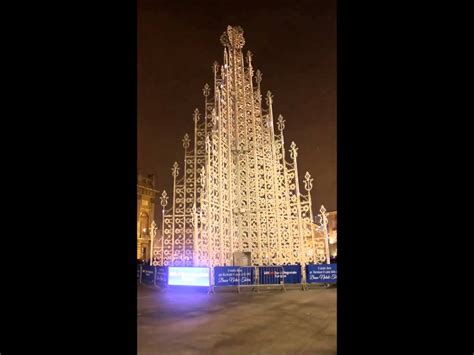 Le Luminarie Dellalbero Di Natale A Torino In Piazza Castello Youtube