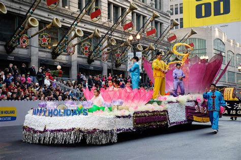 Thanksgiving Parade | UrbanMatter