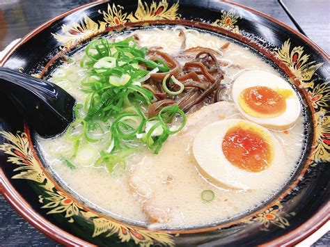 「福岡の豚骨ラーメン店」人気ランキングtop20！ 第1位は「博多一双 博多駅東本店」【2022年11月6日時点の評価／ラーメンデータベース