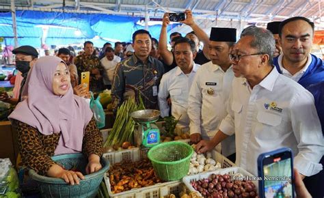 Tinjau Pasar Palapa Di Riau Mendag Pastikan Harga Bapok Stabil Tempo Co