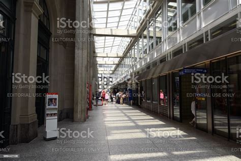 Zurich Railway Station Stock Photo - Download Image Now - Architecture ...