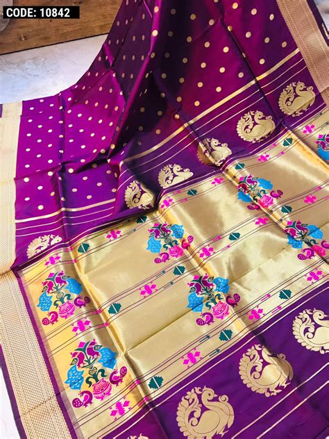 Magenta Color Soft Kanchipuram Silk Saree With Golden Zari Weaving Work