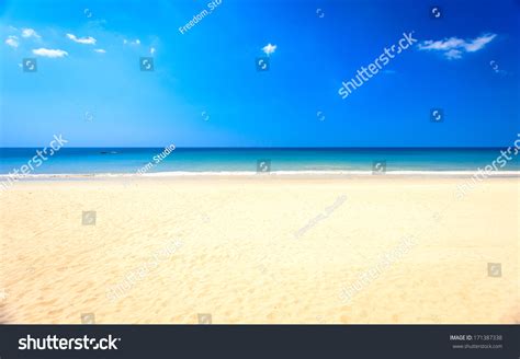 895,350 Sunrise beach blue sky Images, Stock Photos & Vectors ...