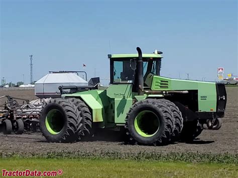 Steiger Lion 1000 Tractor Information