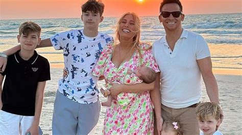 Stacey Solomon shares sweet family beach snap during luxury holiday ...