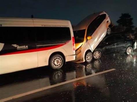 Kronologi Tabrakan Beruntun Di Tol Purbaleunyi Mobilio Seruduk Antrean