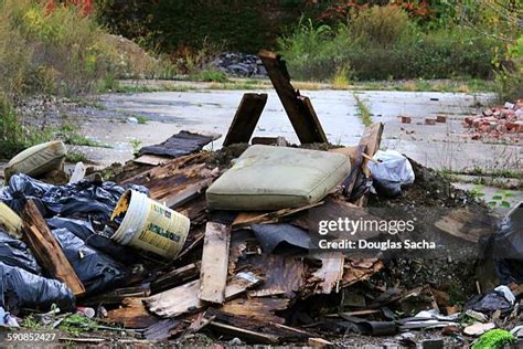 24 Back Alley Dumpster Stock Photos High Res Pictures And Images